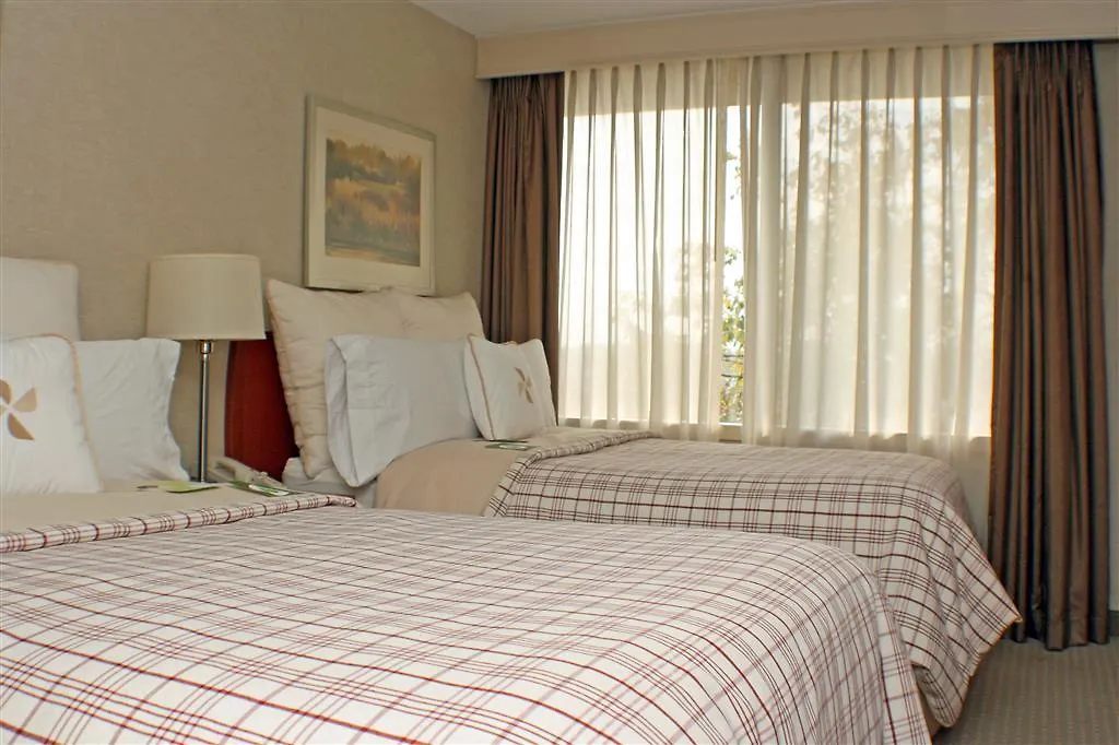 Four Points By Sheraton Charlotte 4*,